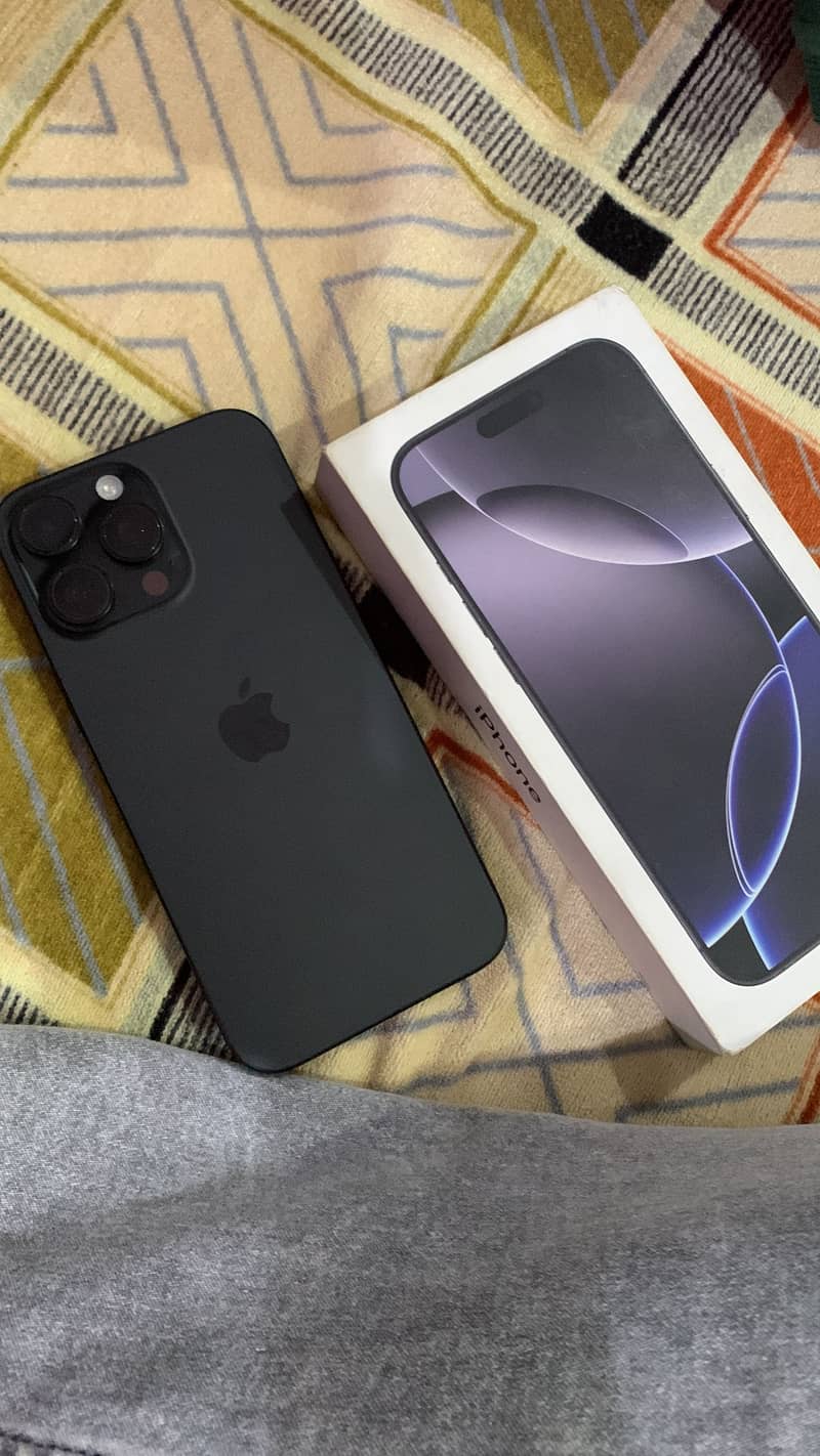 Apple iPhone 16 Pro Max 0