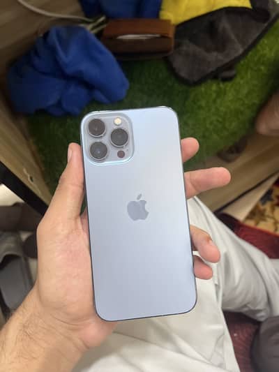 Iphone 13 Non pta 10/10 condition