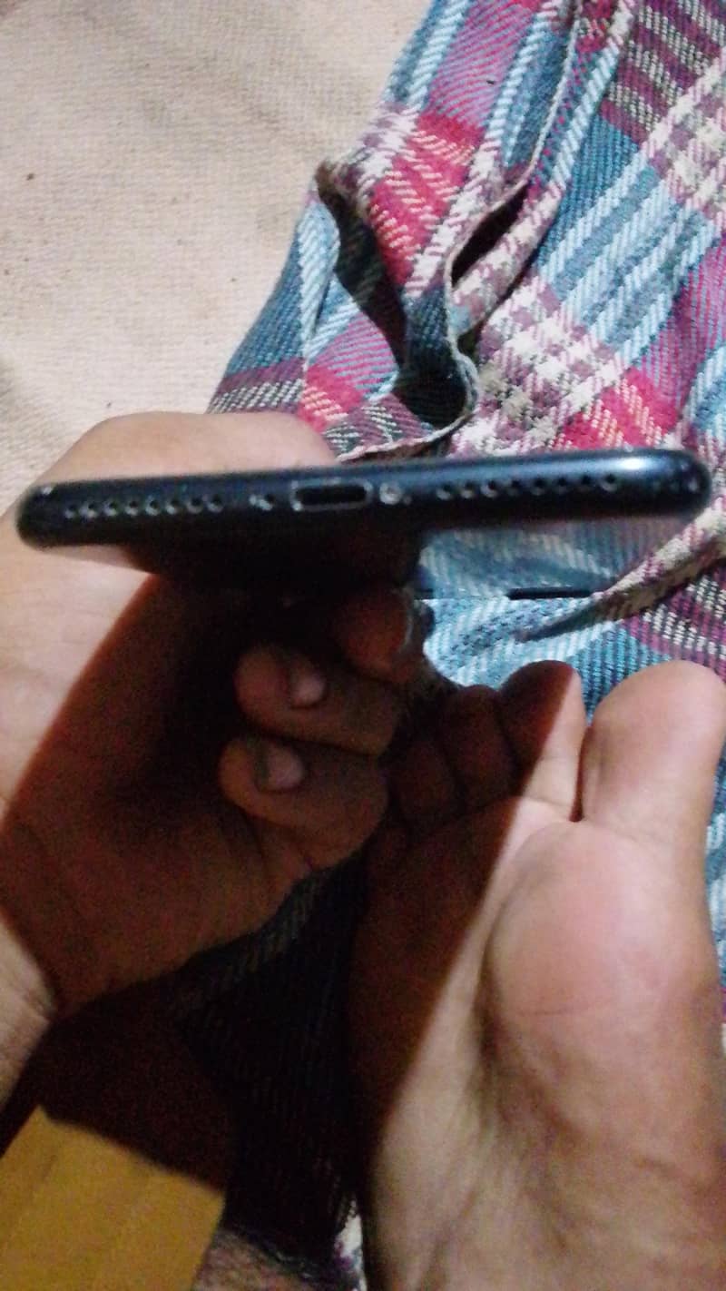 Apple iPhone 7 Plus 3