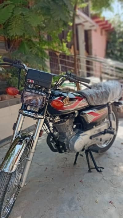 for sale brand new bike 125 low milage original guaranty