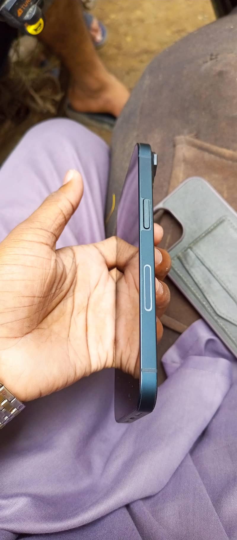 Apple iPhone 14 3
