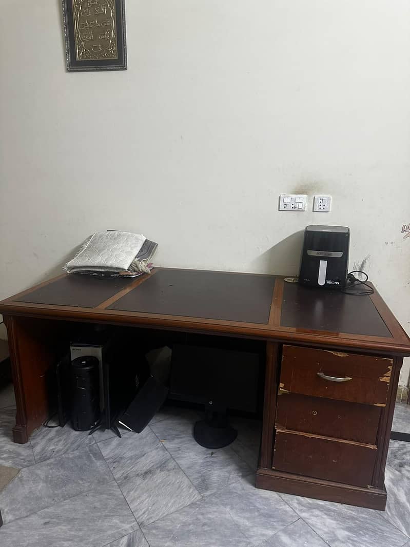 ​Solid Wood Executive Office / Study Desk 1