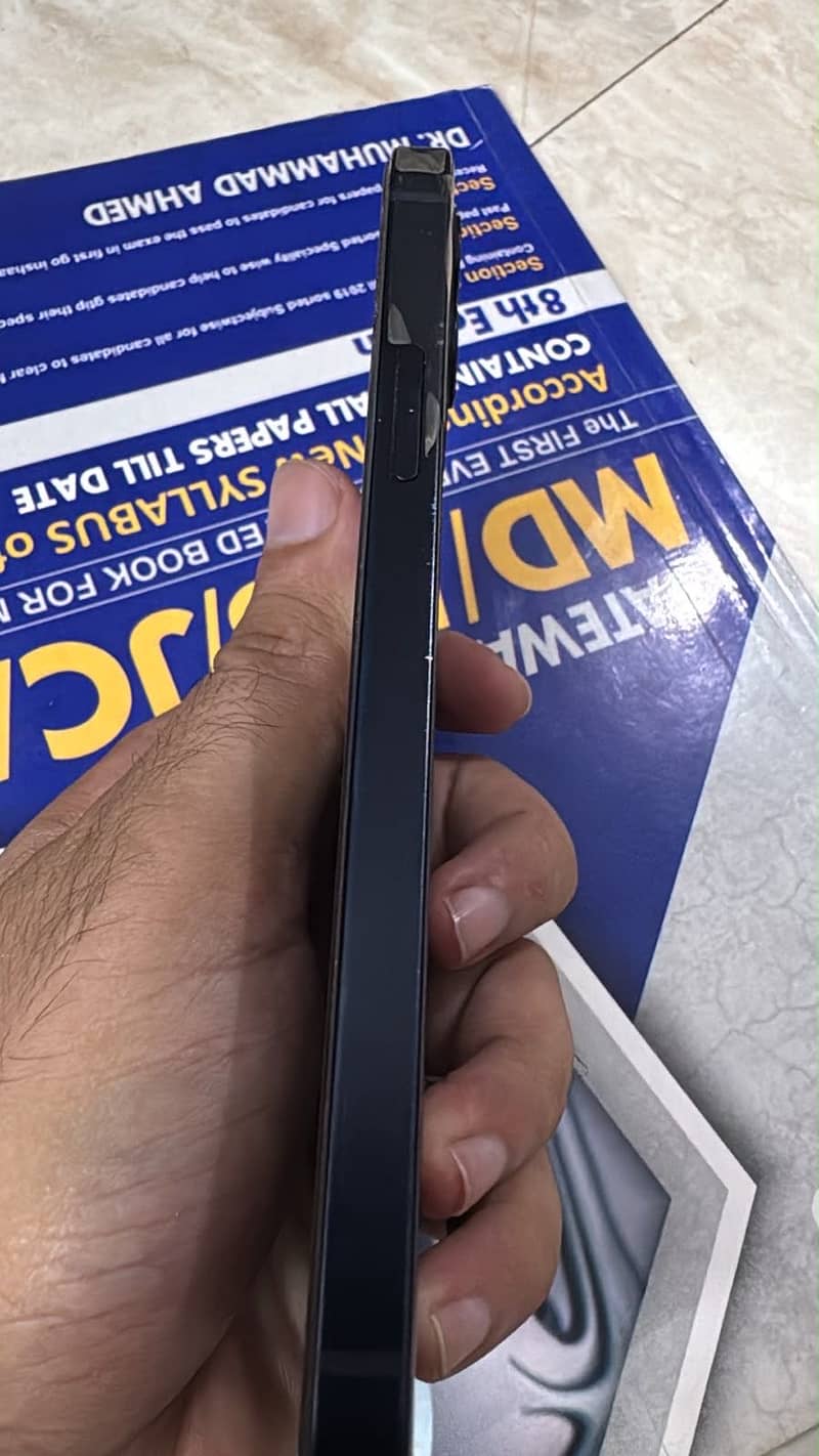 Apple iPhone 12 0