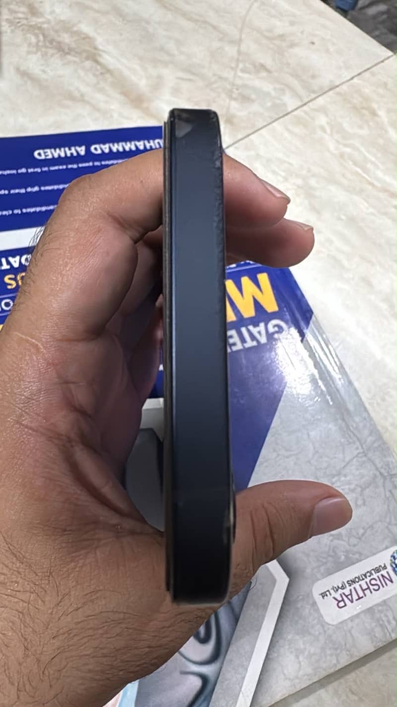 Apple iPhone 12 3