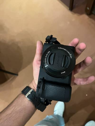 Sony A6400 + Sony 16-55mm Lens – Just Like New | Complete Box Pack