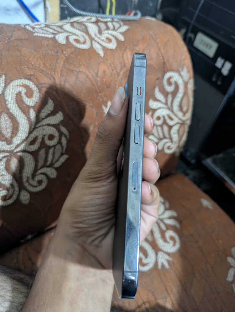 Apple iPhone 13 Pro 2