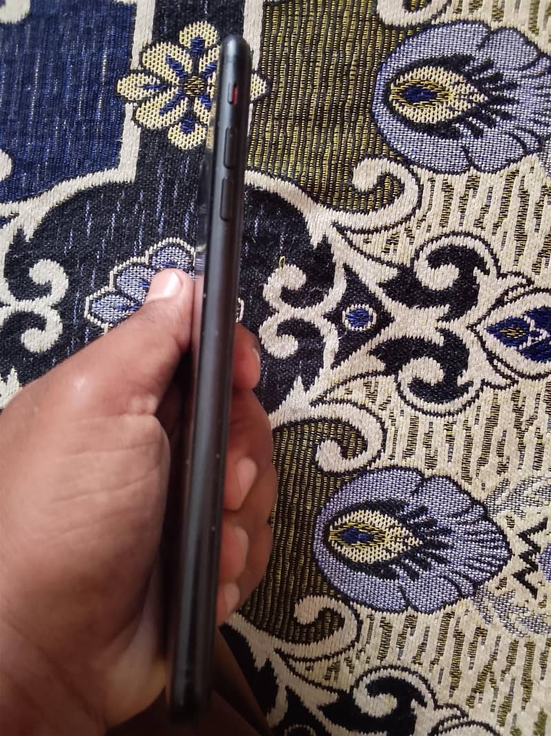Apple iPhone 7 Plus 1