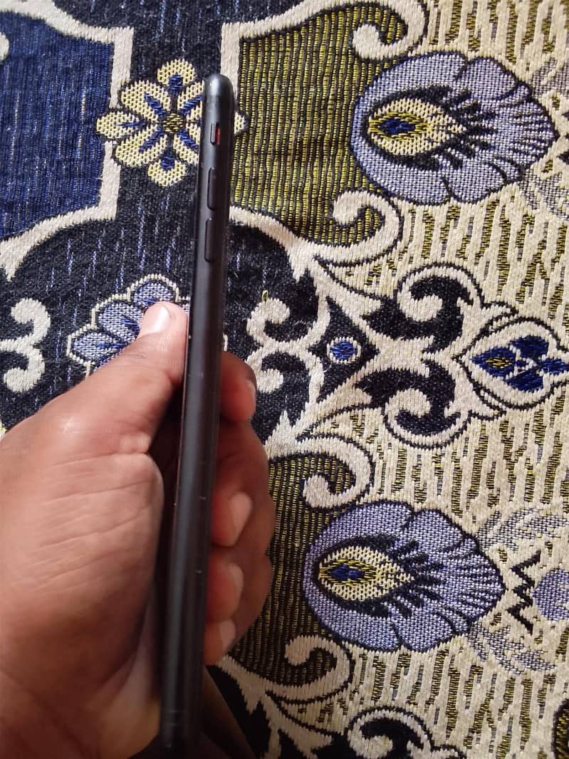 Apple iPhone 7 Plus 2