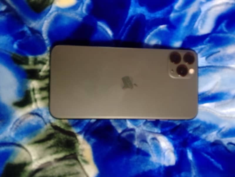 iPhone 11 Pro Max 0