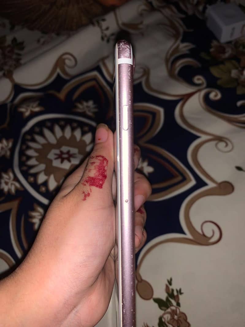 Apple iPhone 7 Plus 1