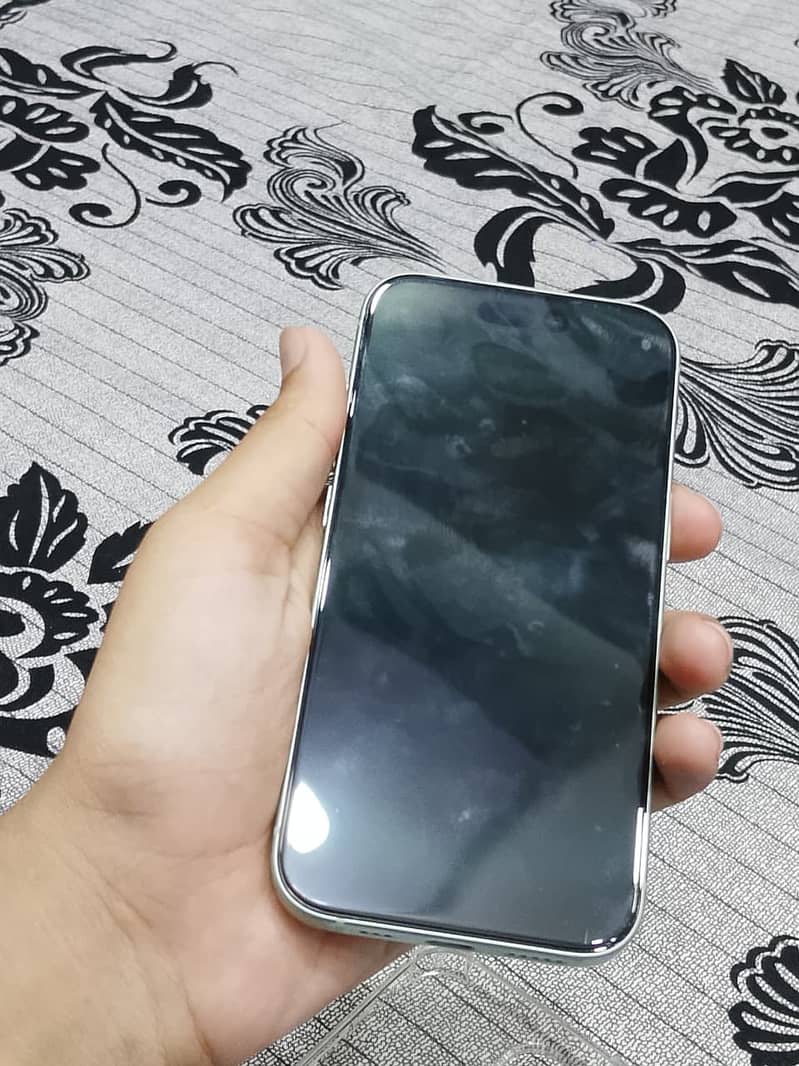 iPhone 15 jv 0