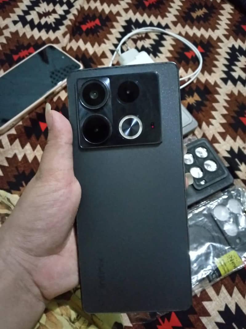 Infinix Note 40 5