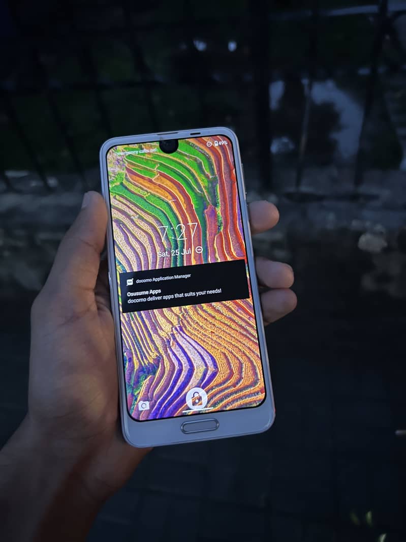 Sharp Aquos R2 5