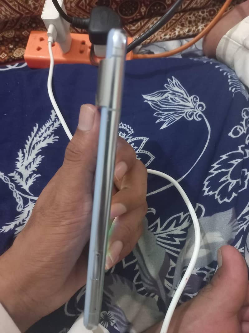 Google Pixel 8 Pro 4