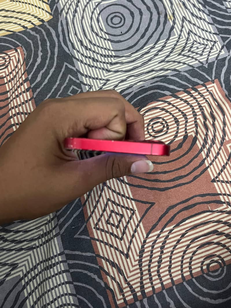Apple iPhone 13 7