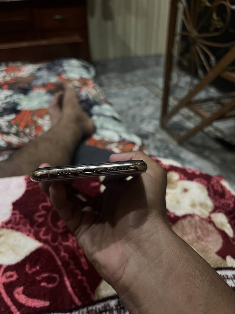 iPhone XS Max 3