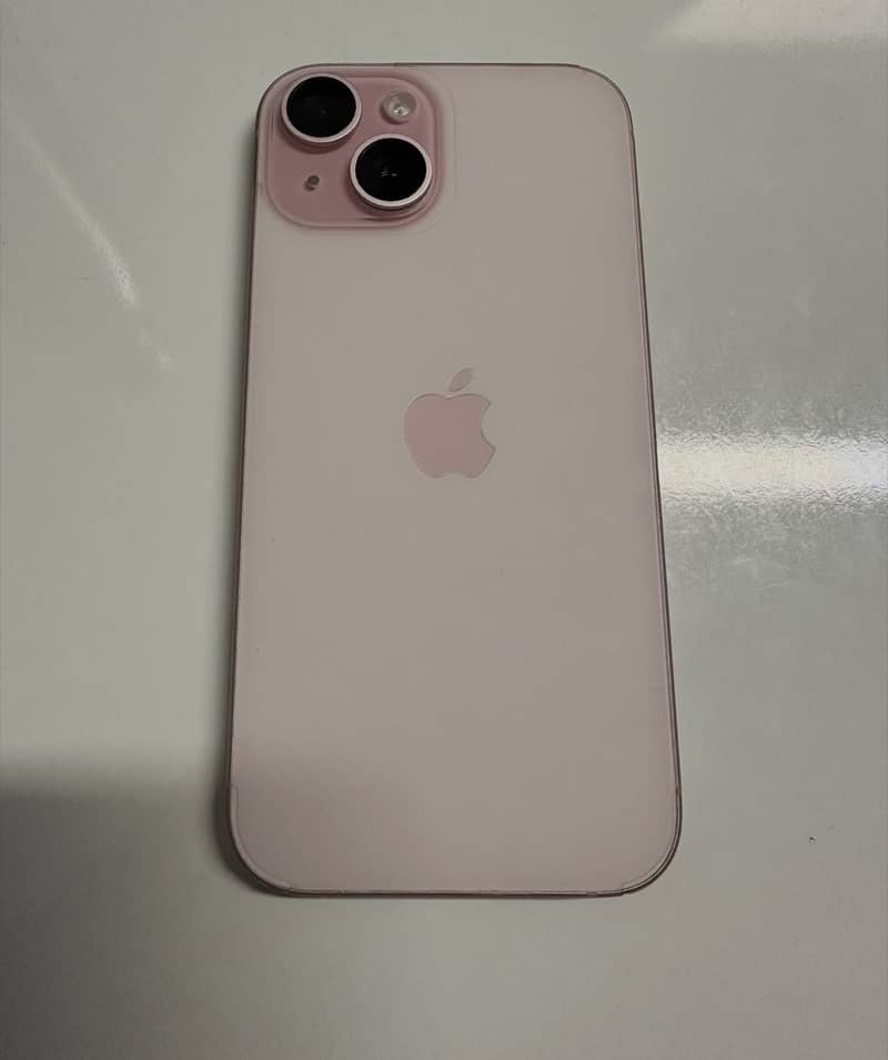 Apple iPhone 15 4