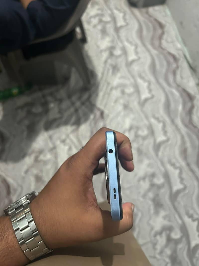 Realme 3 2