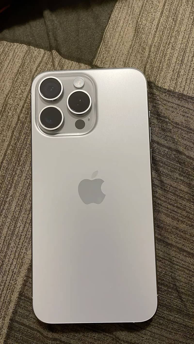Iphone 15 pro max 1