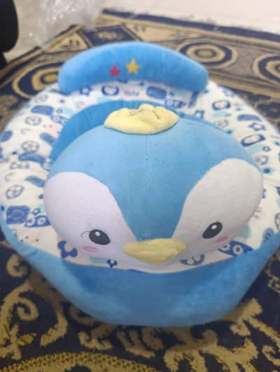 Kids sitting duck seat