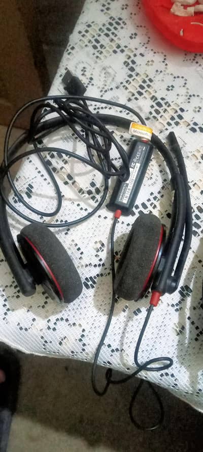 Plantronics Headset With Noise Cancellation