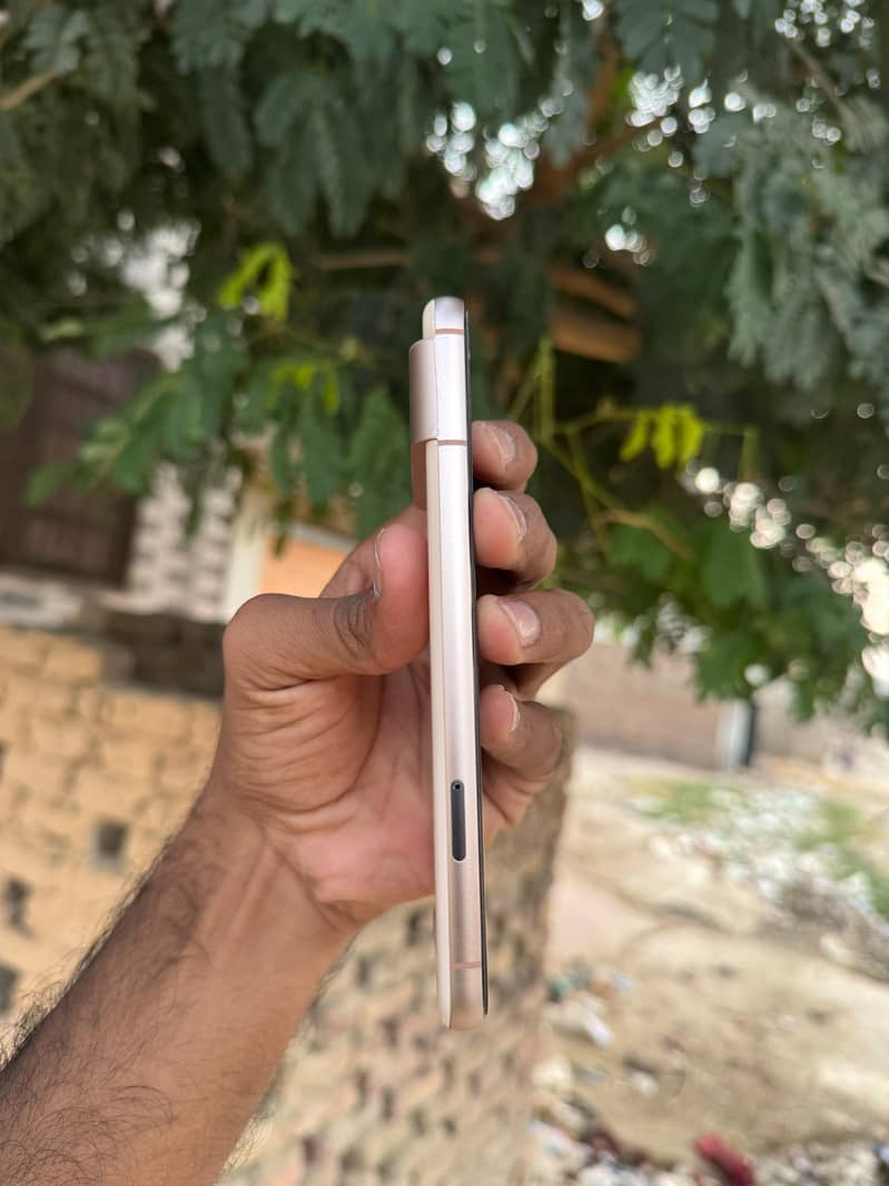 Google Pixel 8 2