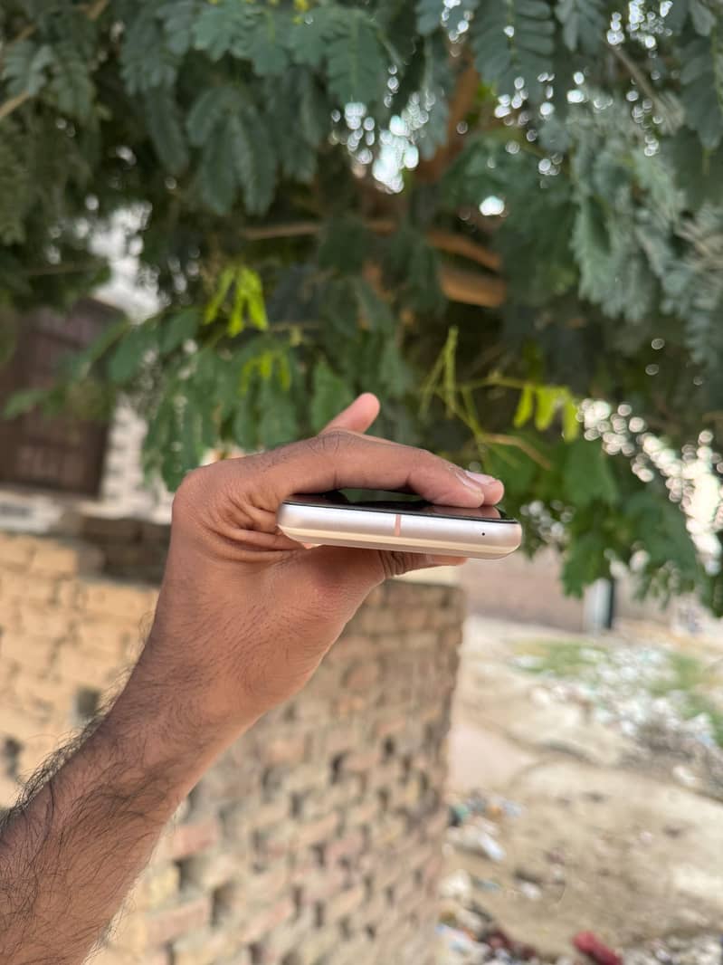 Google Pixel 8 3