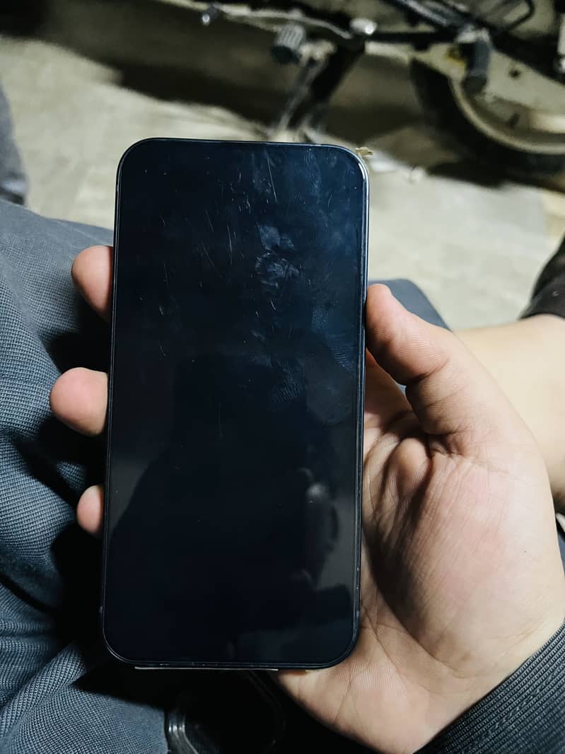Apple iPhone 13 1