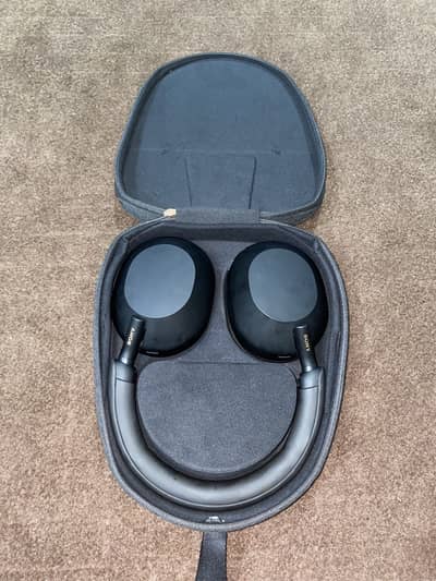 Sony WH-1000 XM5