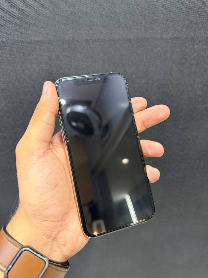 iPhone 11 Pro 1