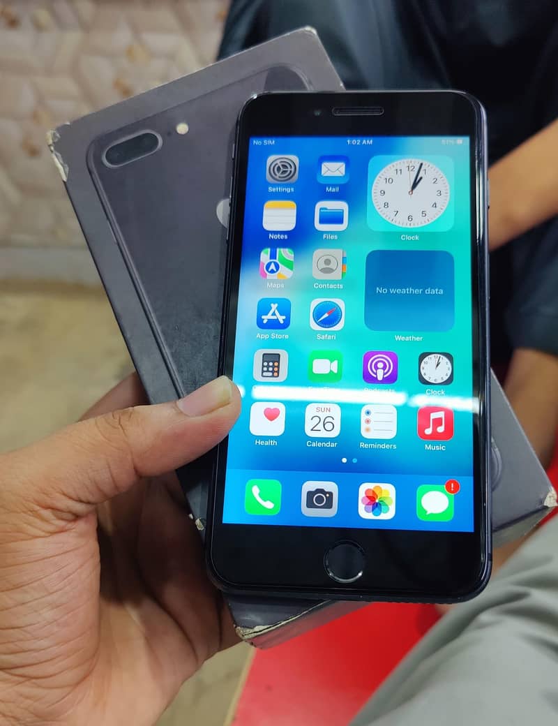 Apple iPhone 8 Plus 1