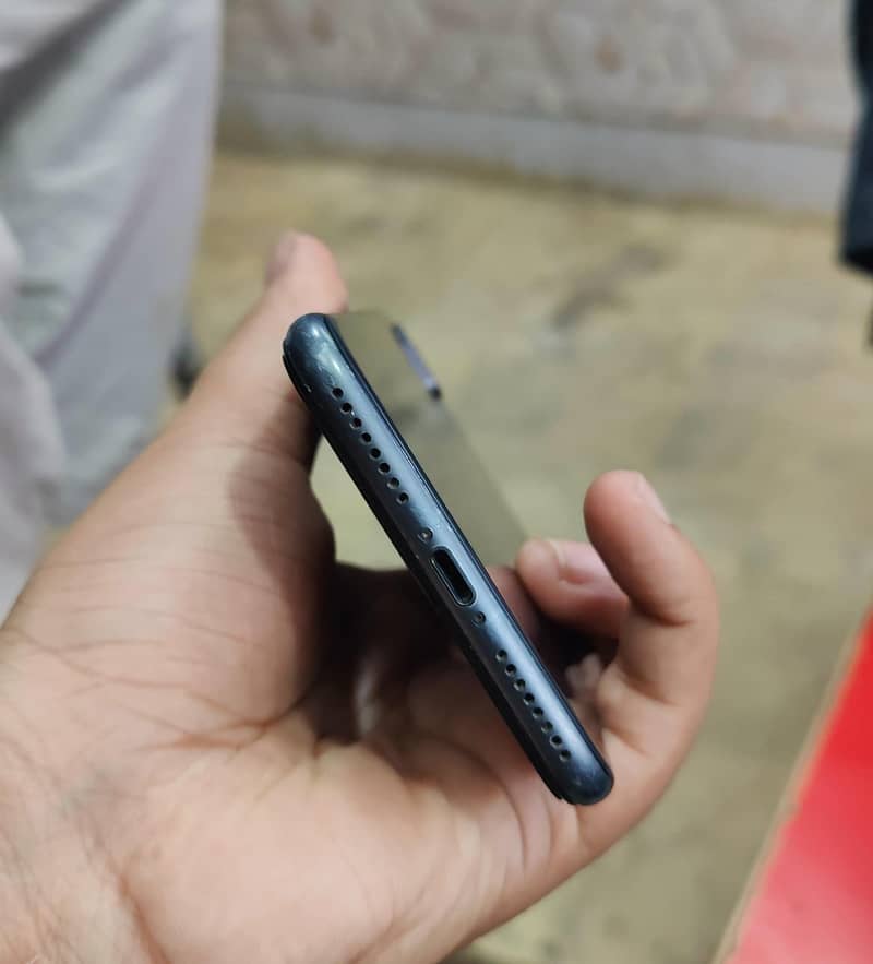 Apple iPhone 8 Plus 4