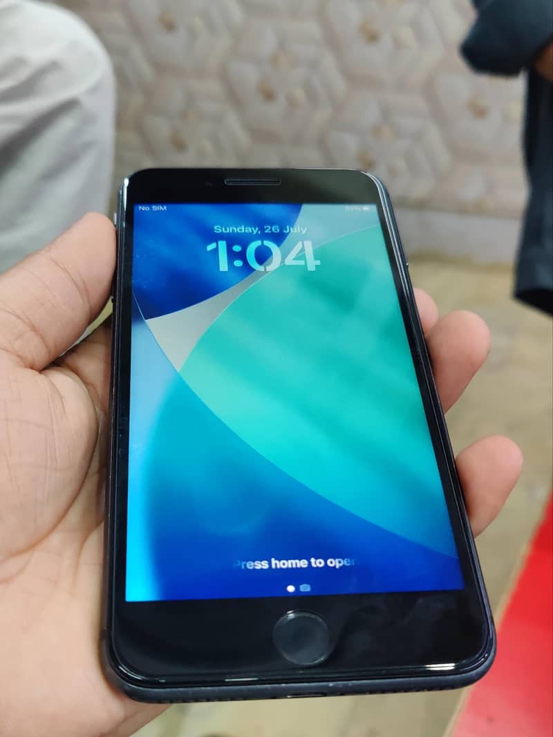 Apple iPhone 8 Plus 6