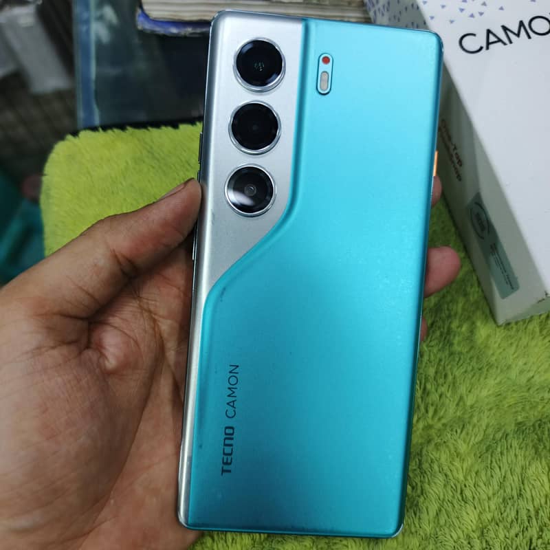 Tecno CAMON 40 Pro 8