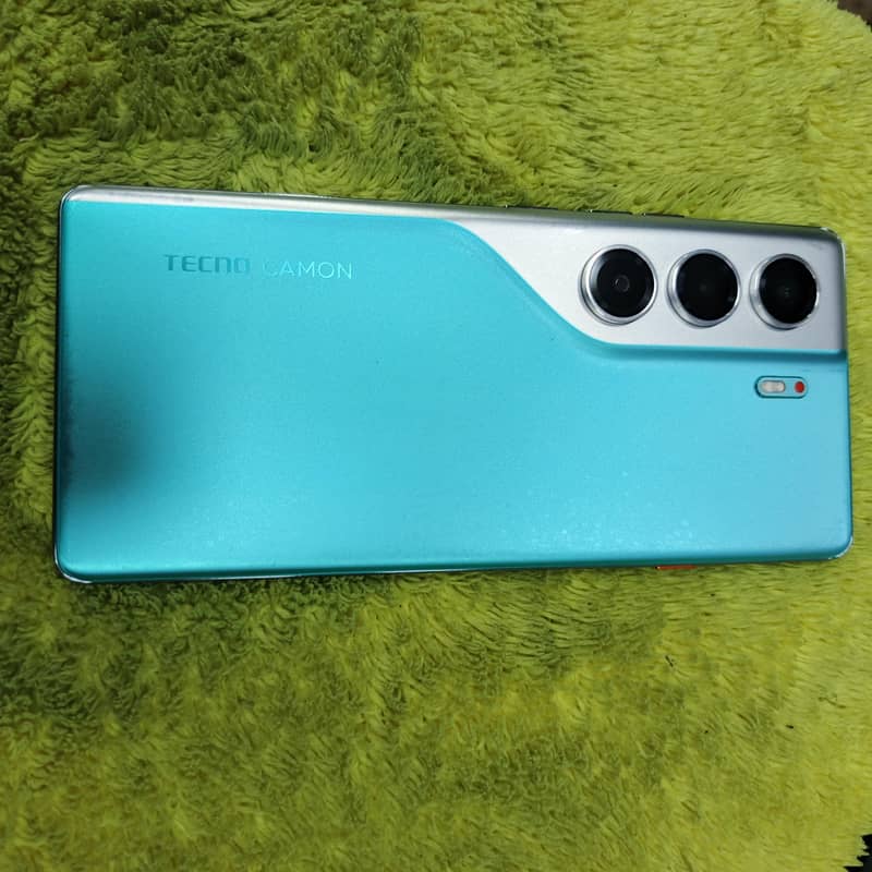 Tecno CAMON 40 Pro 9