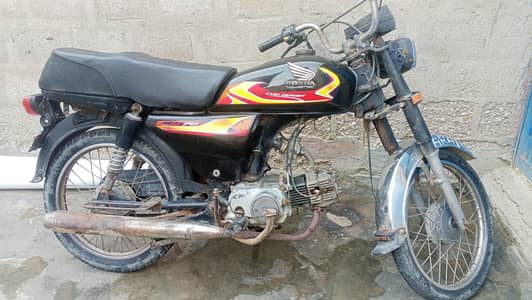 deluxe 70cc bike available urgent sale