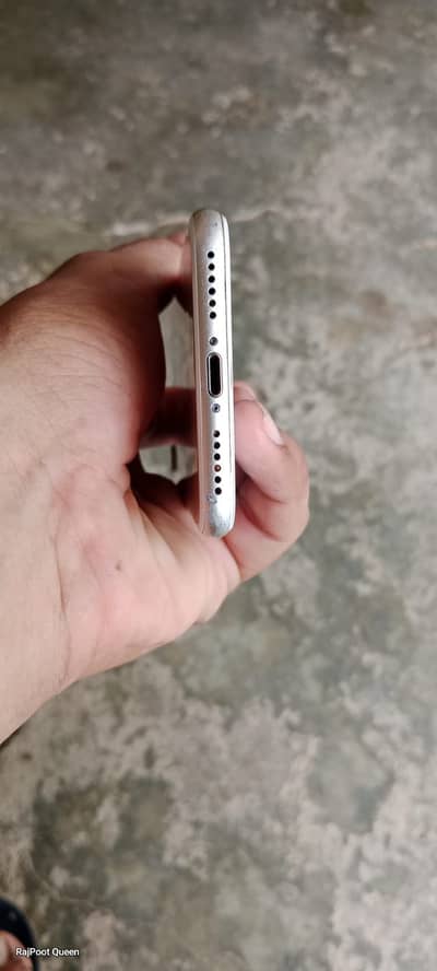 iPhone 7 official pta proved