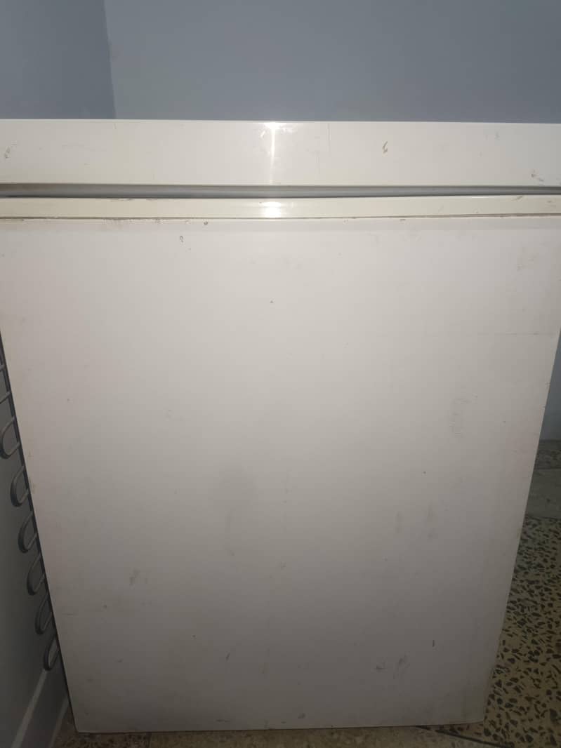 dawlance deep freezer 1