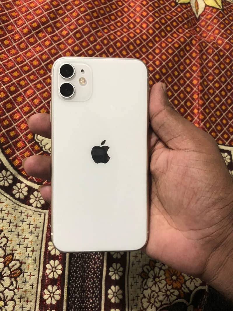 Apple iPhone 11 7