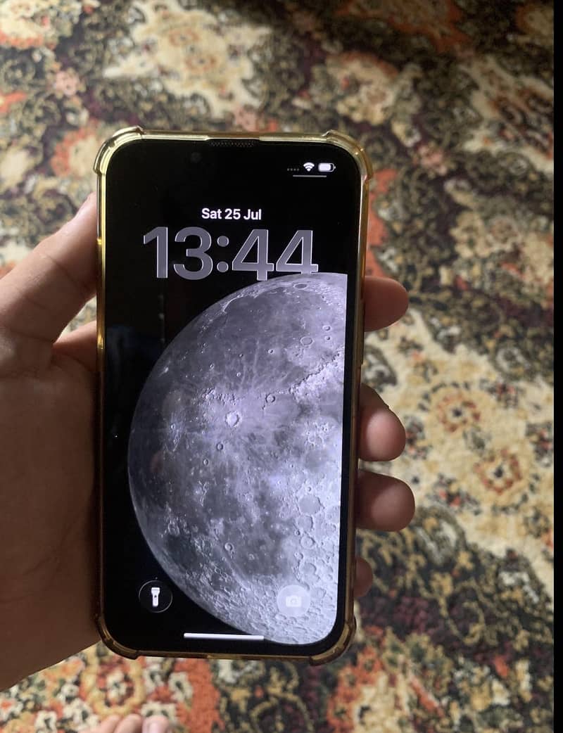 Apple iPhone 13 4