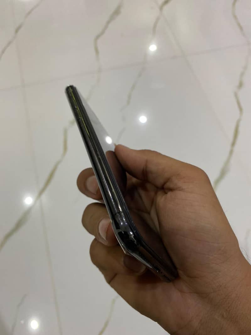 Apple iPhone X 2