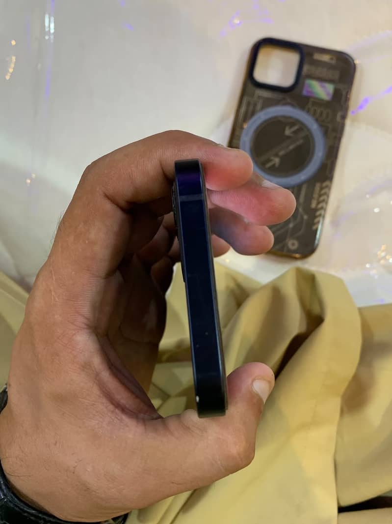 Apple iPhone 12 5