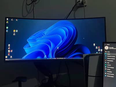 Samsung 34" Curved 4K UHD LED Monitor 100Hz