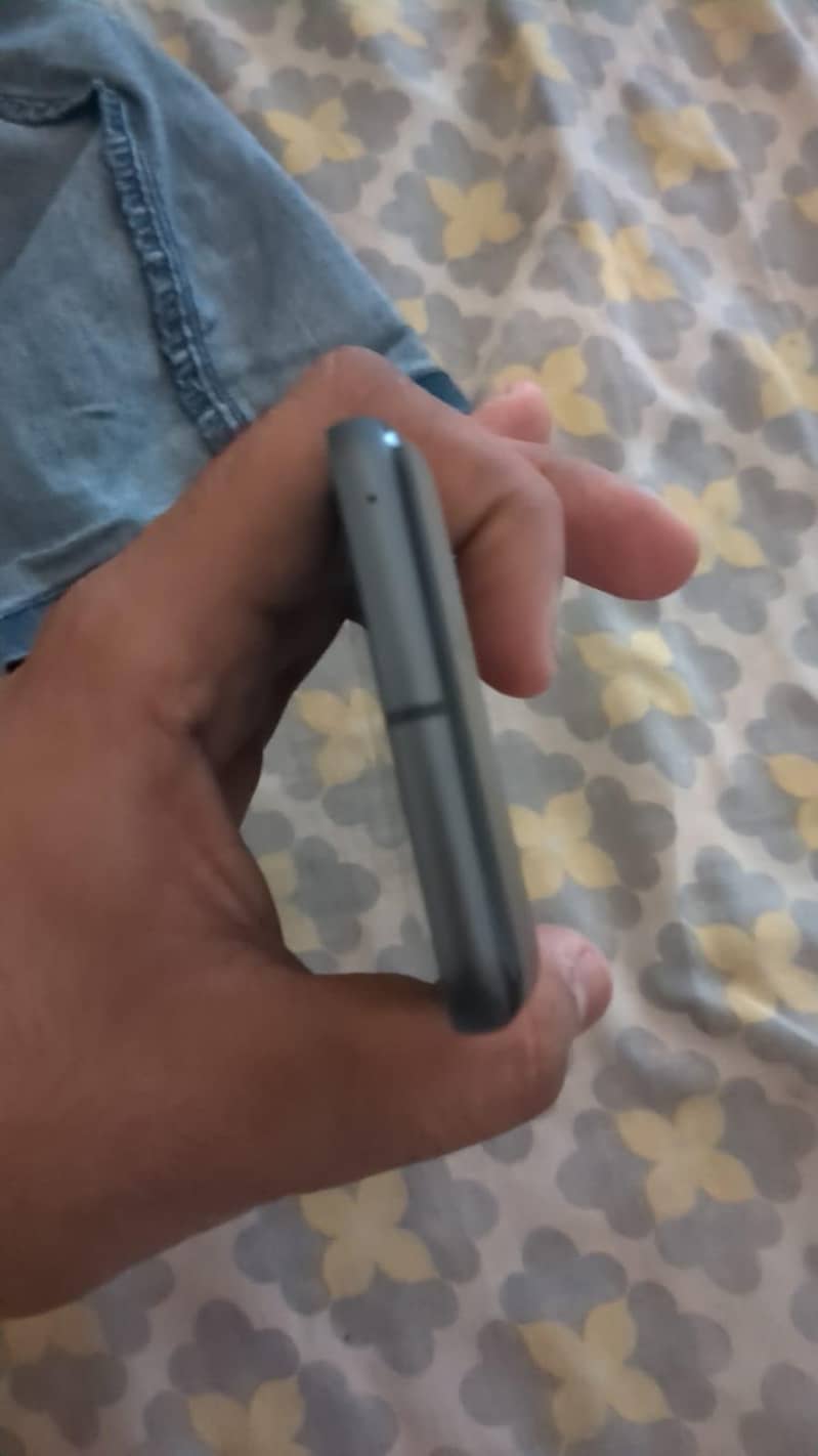 Google Pixel 8 3