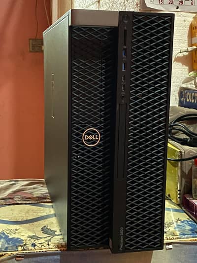 Dell Precision 5820 Xeon W-2123 16GB RAM 256GB NVMe GT 710
