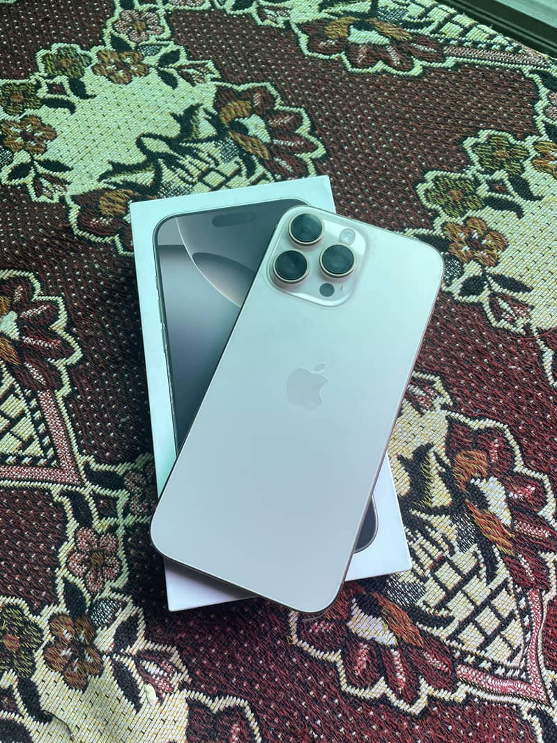Apple iPhone 16 Pro Max 3