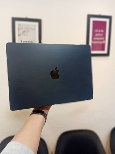 Macbook Air M4 16/512 15'inch - Non Active Apple