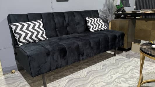 Luxury Black Velvet 3-Seater Sofa – good Condition