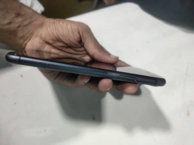 Apple iPhone 11 5