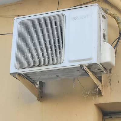 Ac for sale 1 ton.  03495536584